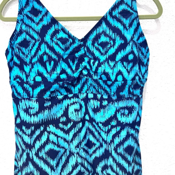 Islander Blue Fitted Tank Top with V-Neckline - Picture 8 of 9